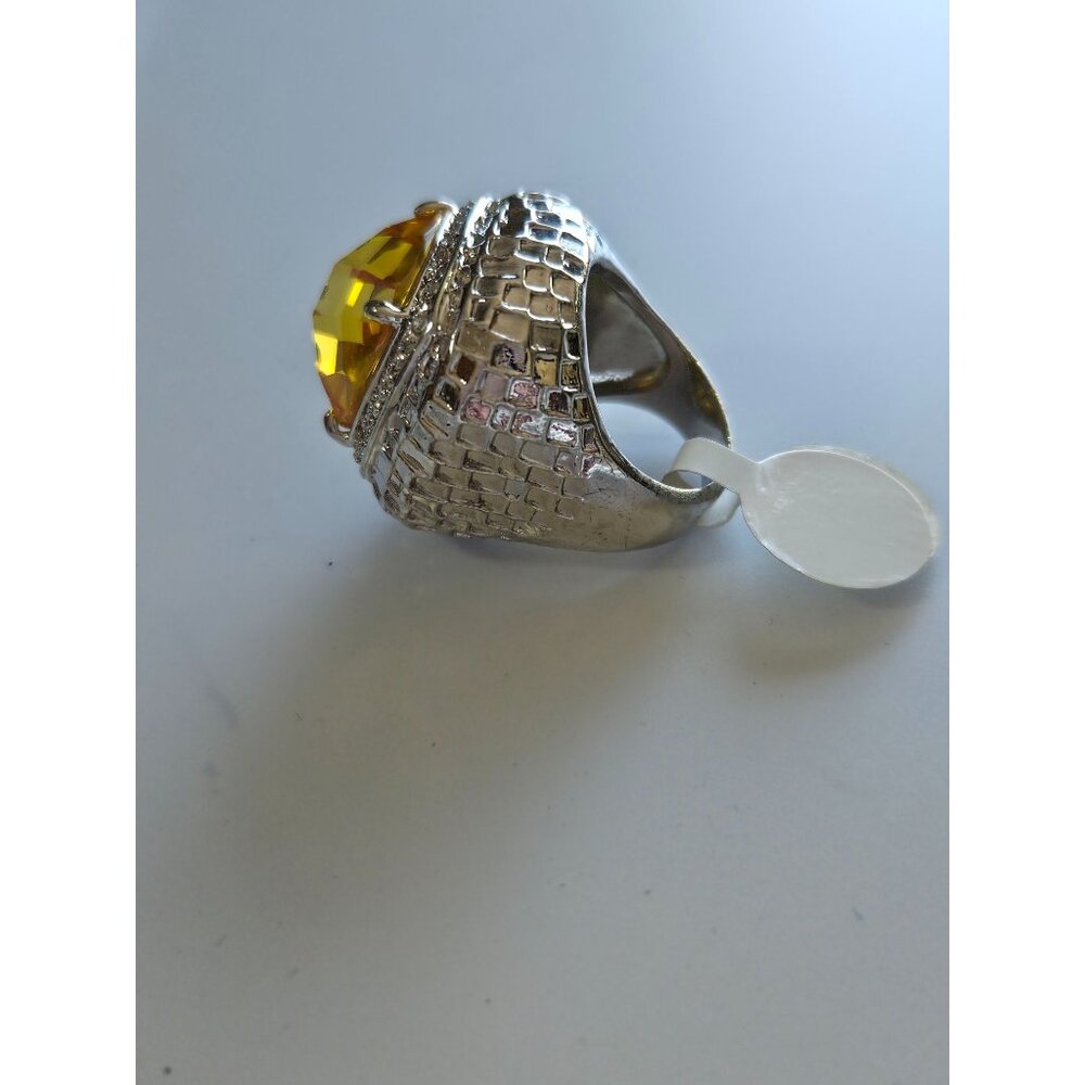 Silver tone large yellow rhinestone ring Size 8 - Picture 6 of 10